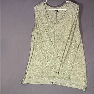 New Directions Heather Gray V-Neck Sweater